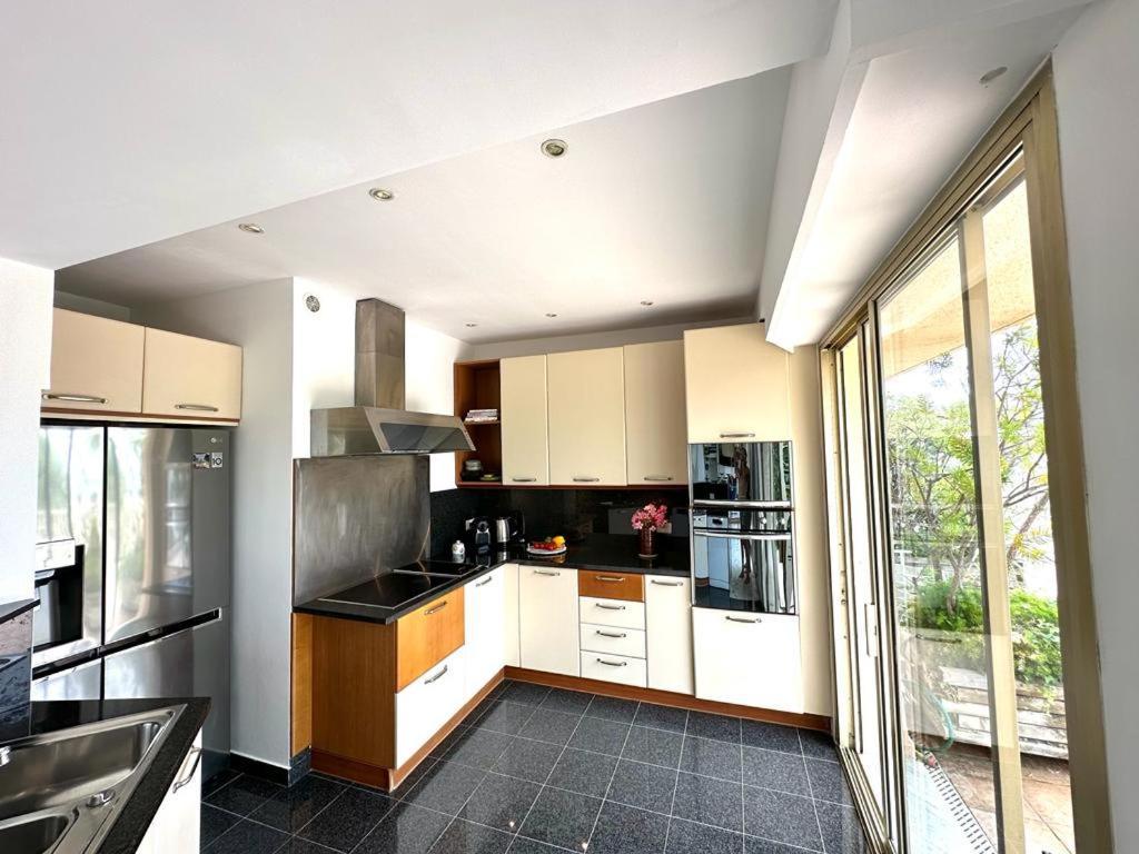 앙티브 Panoramic Sea View Penthouse With Jacuzzi And 450 Sqm Terrace 아파트 외부 사진