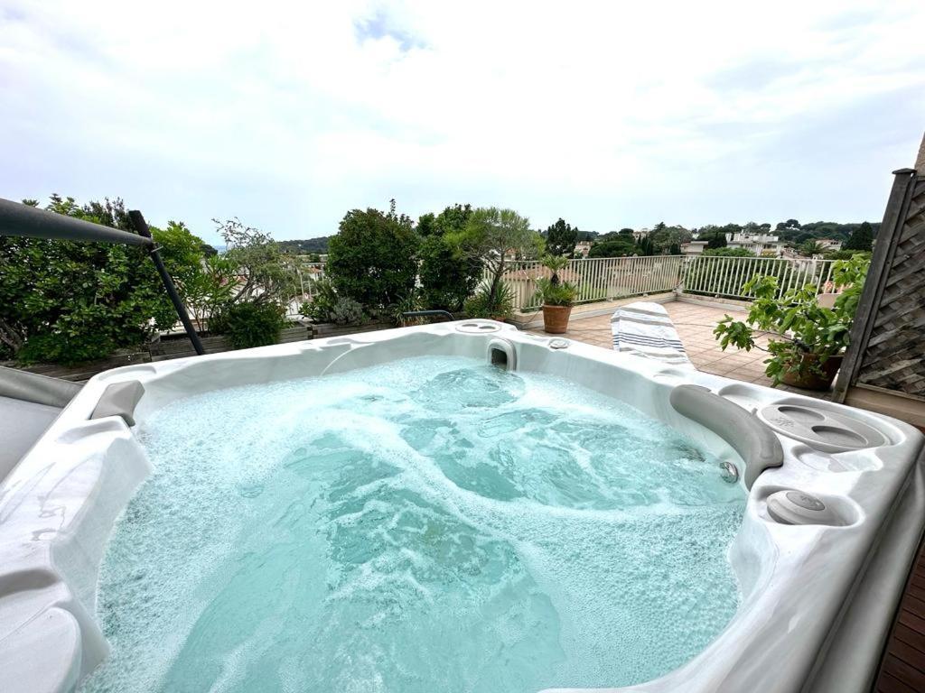 앙티브 Panoramic Sea View Penthouse With Jacuzzi And 450 Sqm Terrace 아파트 외부 사진